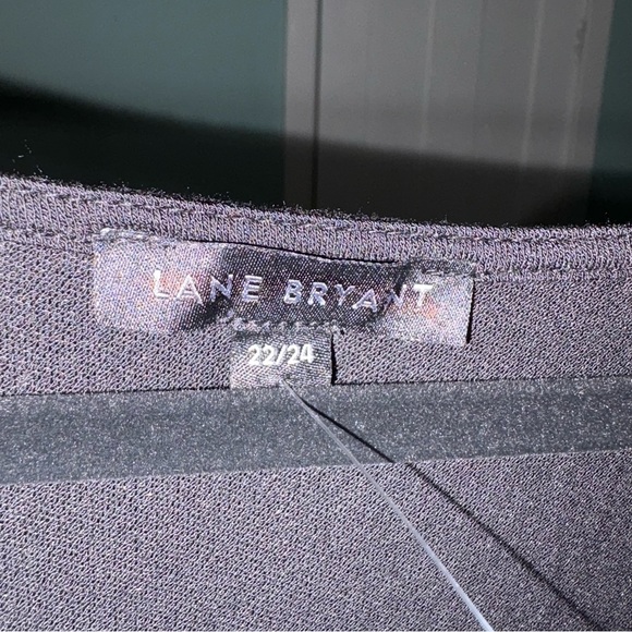 Lane Bryant Black Short Sleeved Tunic with V Neck Design - Picture 3 of 5